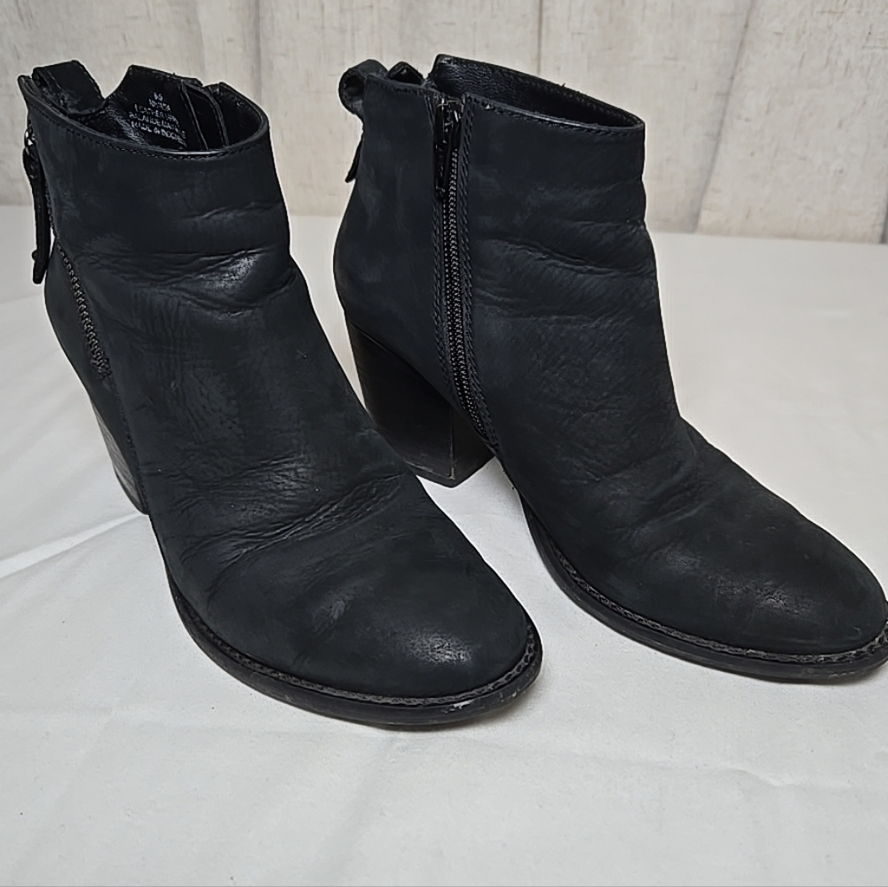 Blondo Black Leather Waterproof Ankle Boots Zipper Closure Ladies Size 6.5